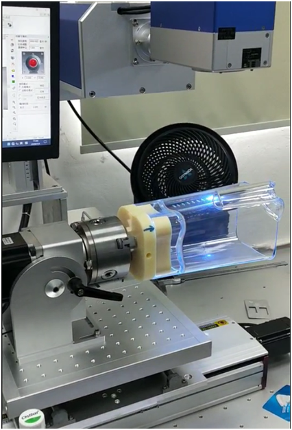 3D曲面激光打標(biāo)機(jī)打標(biāo)果汁機(jī)